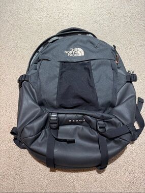 The North Face Recon black Backpack in excellent (like new) condition.